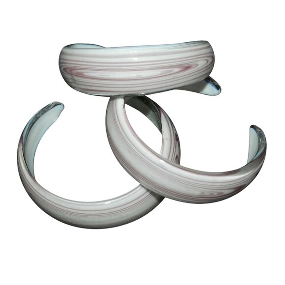 New White & Purple Opaque 7.5" Lampworked Glass Cuff Bracelet In Box BR371 - Picture 3 of 3